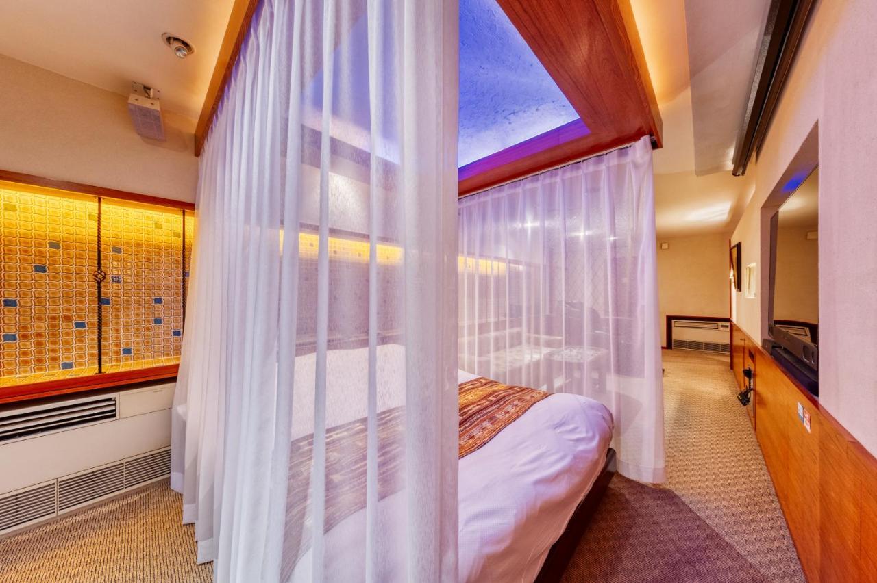 Hotel Lotus Chiba -Adult Only Yachiyo Bagian luar foto