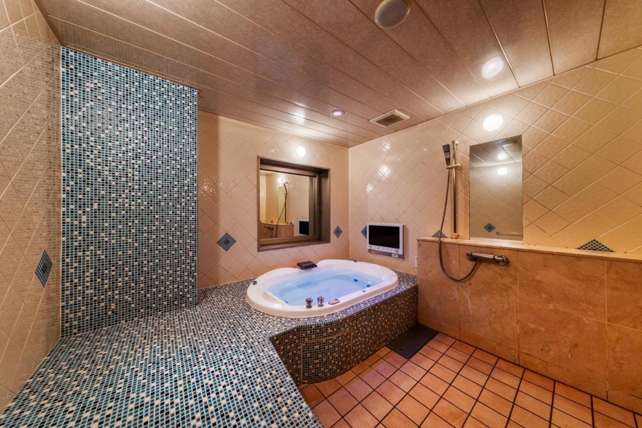 Hotel Lotus Chiba -Adult Only Yachiyo Bagian luar foto
